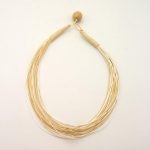 Collana Aura Toni del bianco e dell'ecrù