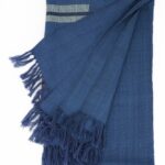 Stola lana pattern geometrico blu indaco